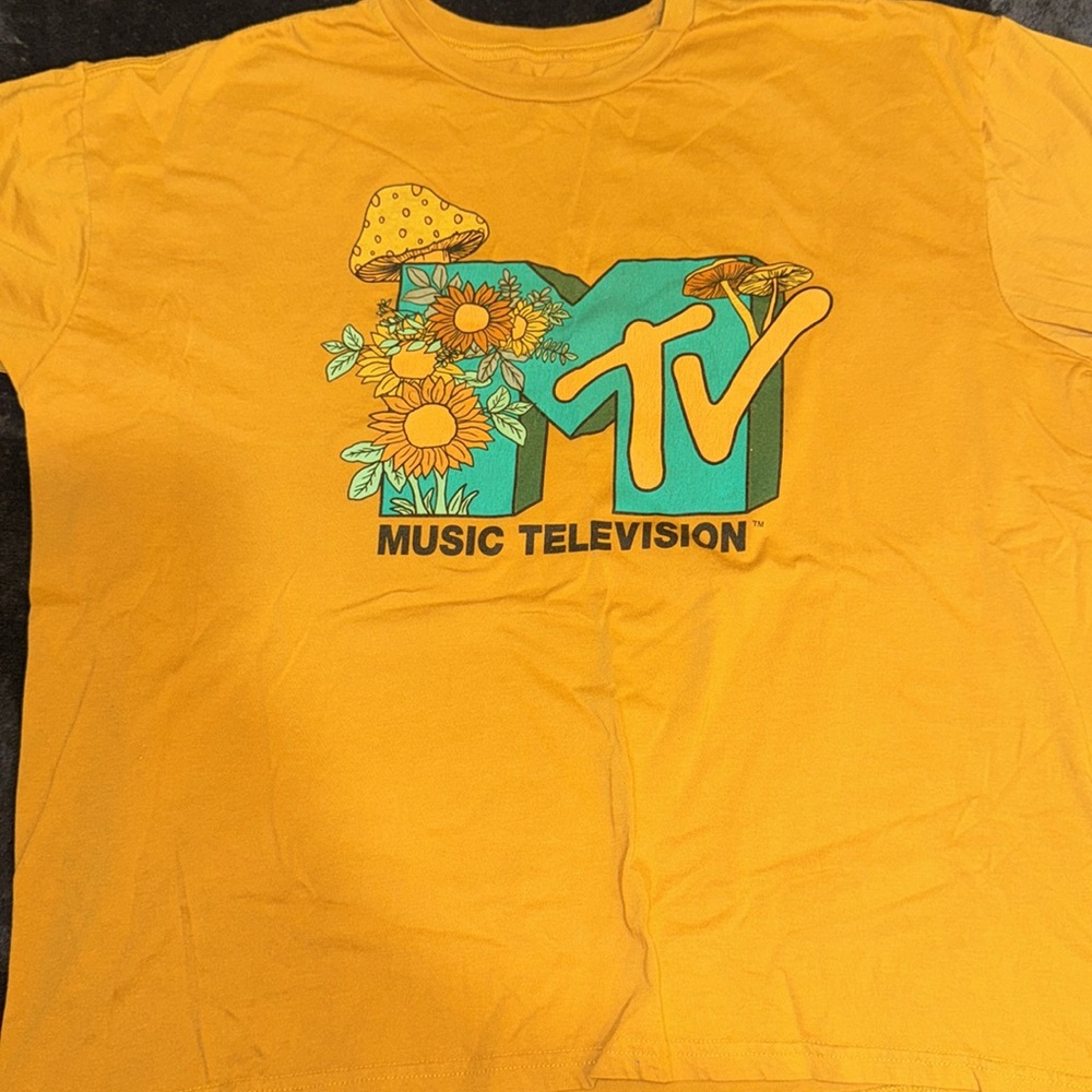 MTV mushroom tee